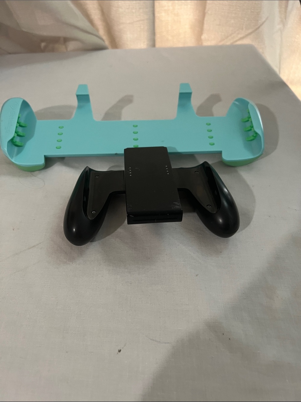 Universal Mobile Game Controller Grip - Black and Aqua Bundle